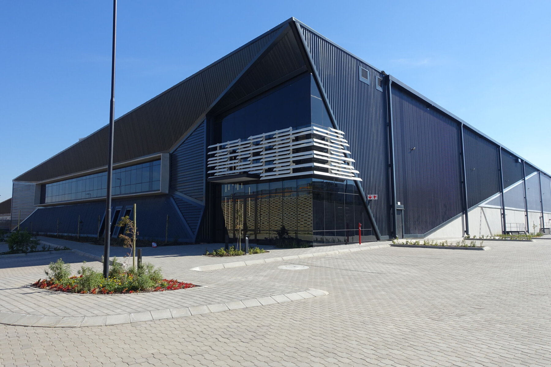 warehouse for rent in Waterfall Logistics Precinct