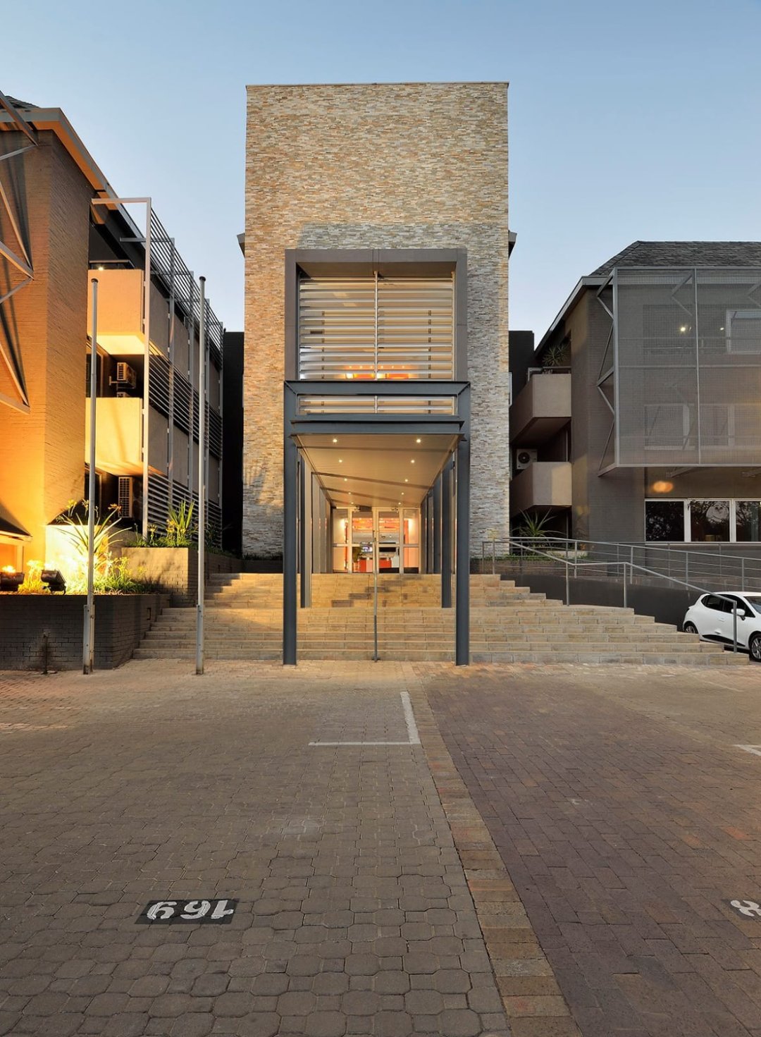 Office to Let in Hatfield &ndash; 320m&sup2; Modern Workspace