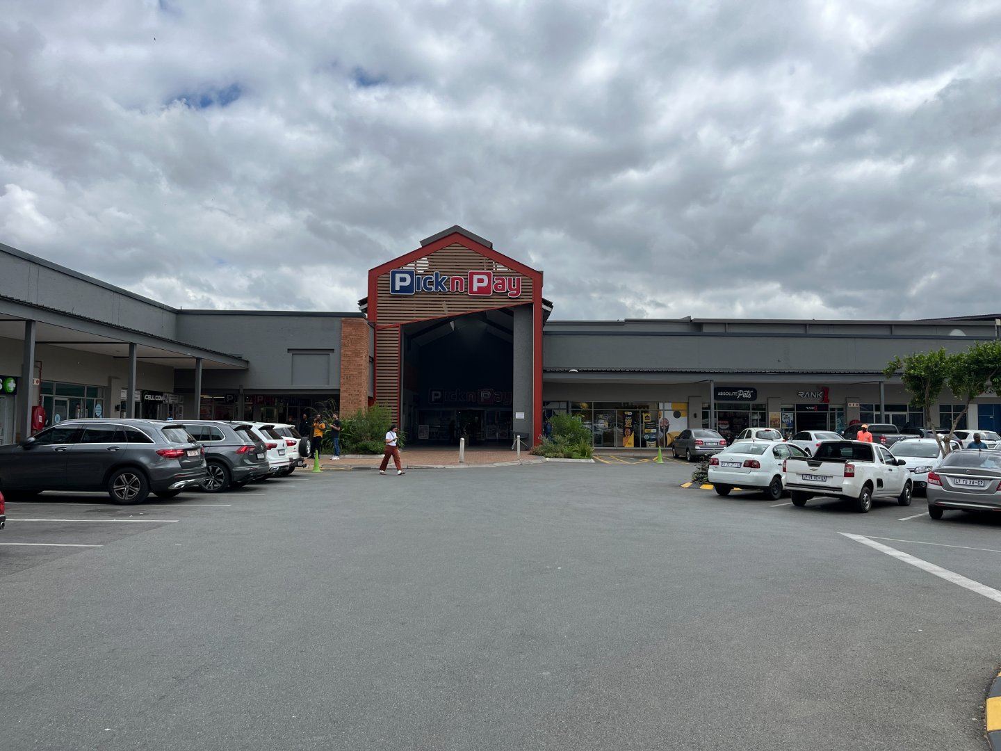 retail space to let in Sunninghill