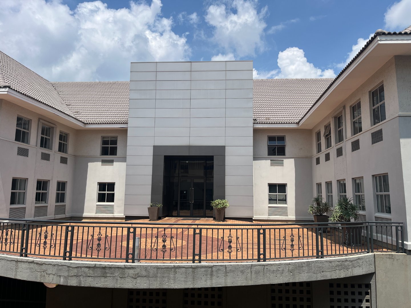 Fitted Office for Rent in Hyde Park &ndash; Spacious and Modern Workspace