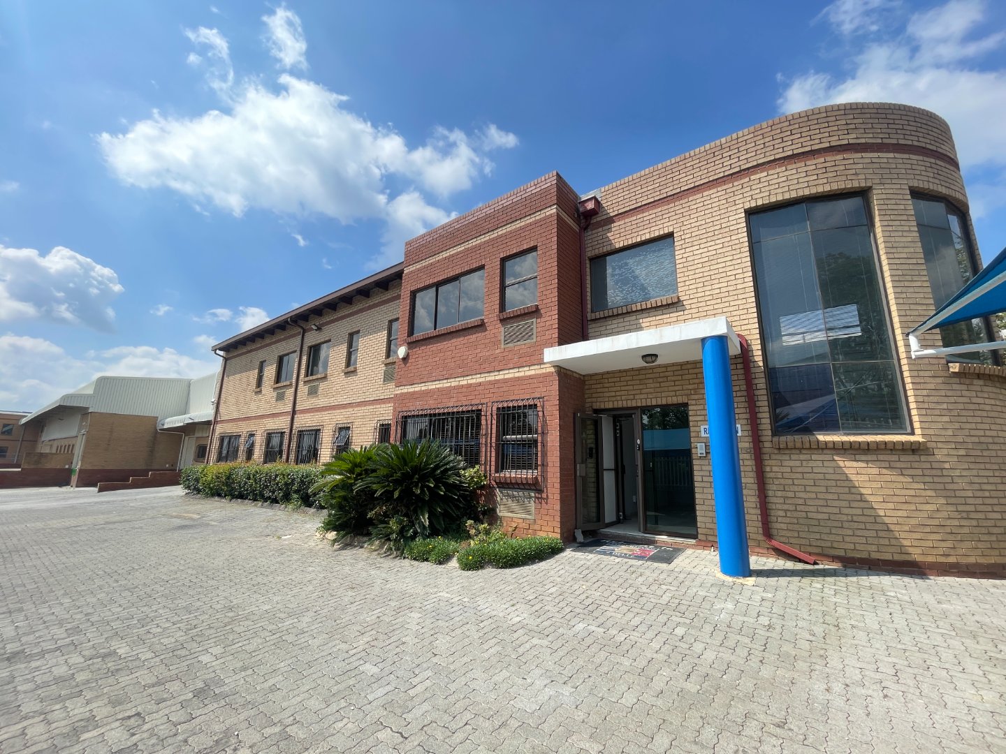 standalone warehouse for sale in Hoogland