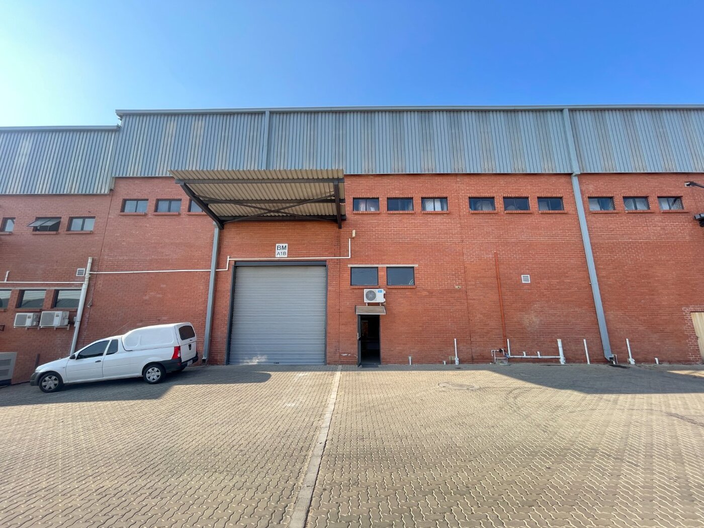 Warehouse to Let in Northriding – Secure, Modern Facility with 24/7 Access (492m²)