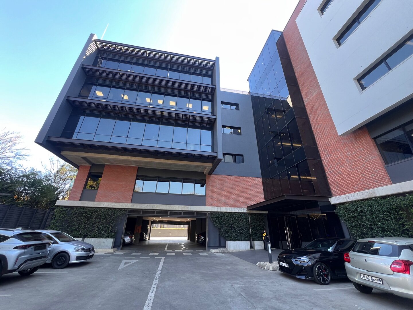 195 sqm Modern Office Space To Rent in Rosebank