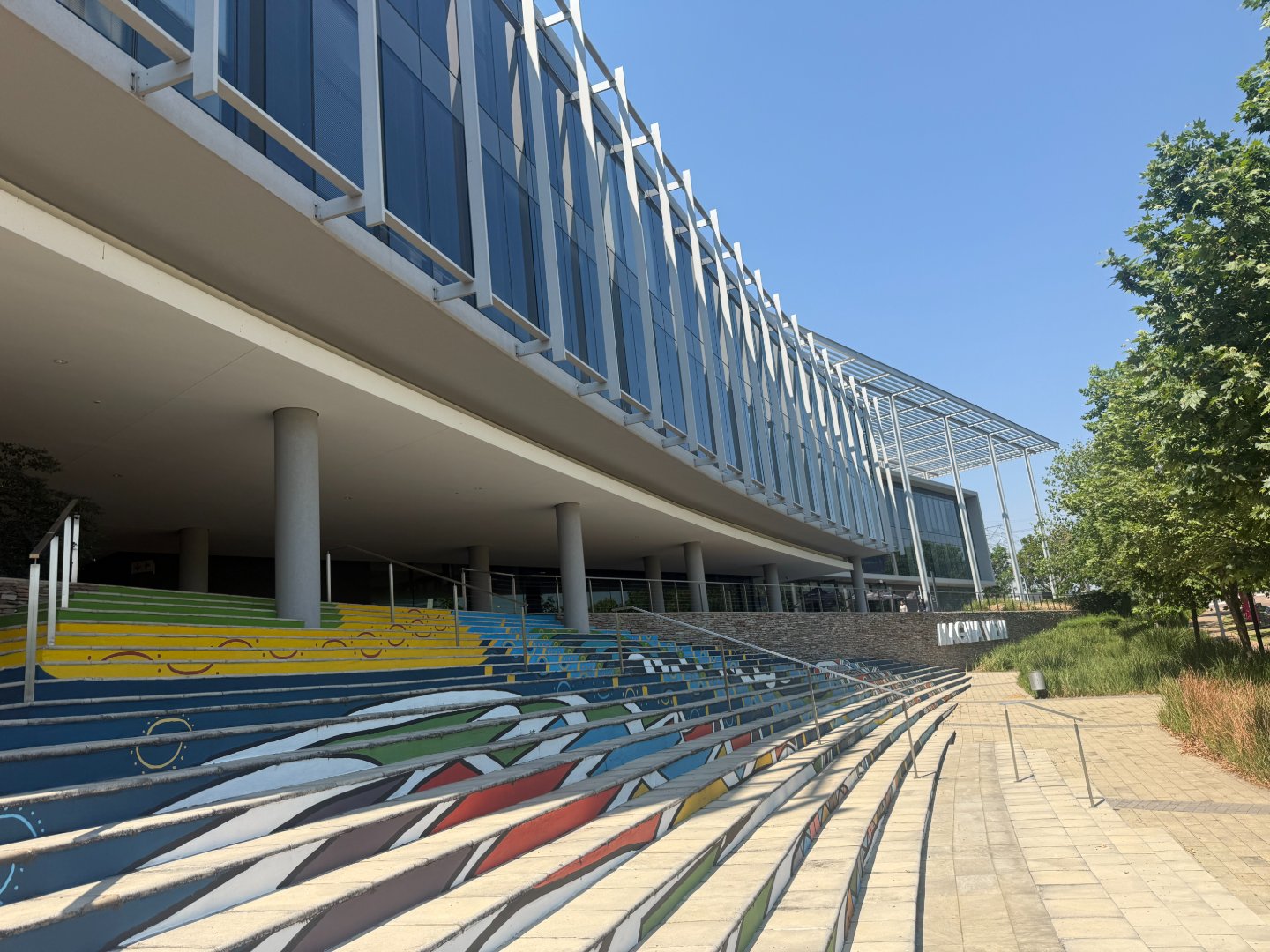 1290 sqm Fitted Office To Let in Waterfall