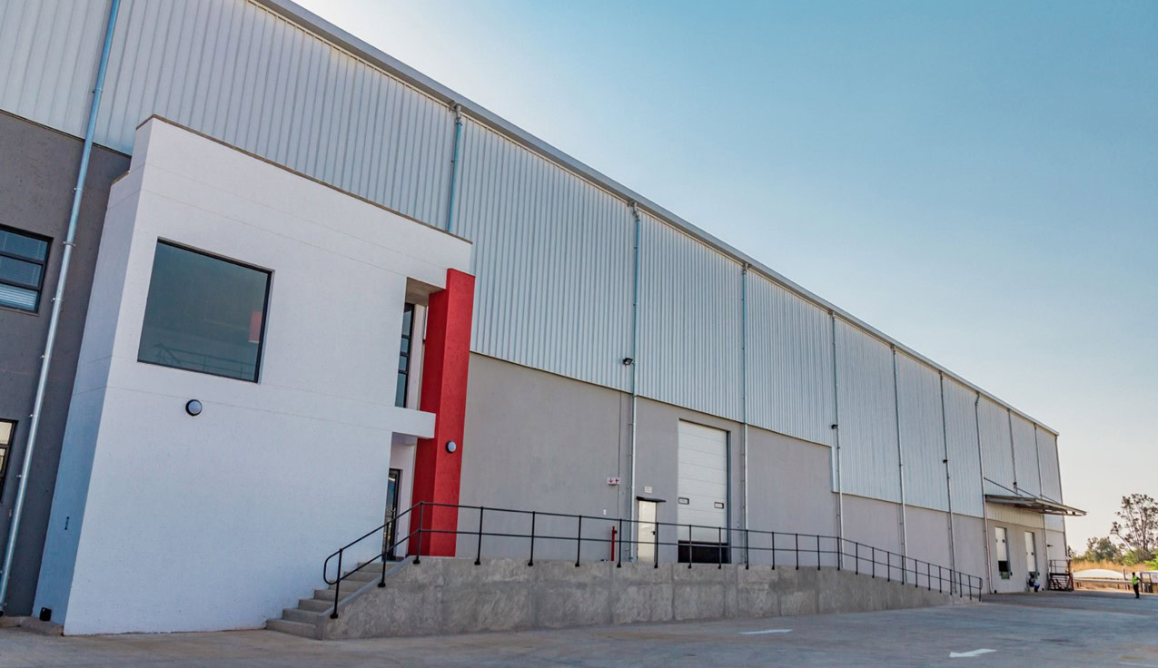 Industrial Premises in Meadowview Modern 3480 sqm industrial warehouse in Meadowview with loading docks and office space, ideal for manufacturing or distribution businesses.