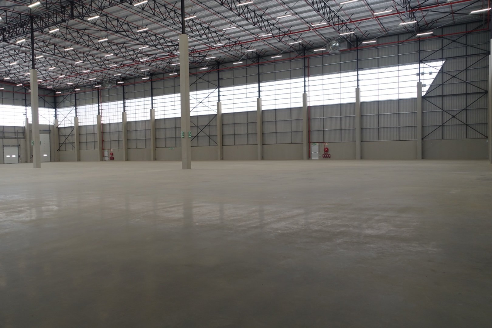 Industrial Premises at Meadowview Spacious 3480 sqm industrial warehouse in Meadowview with high ceilings and open floor plan, ideal for manufacturing, storage, or distribution.