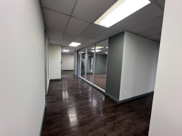 217 Sqm Office Space To Let in Parc Nicol