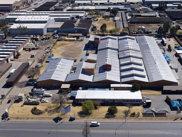 Yard and Factory to Rent in Anderbolt